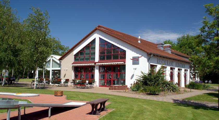 Bernstein Acamed Resort Nienburg  Exterior photo